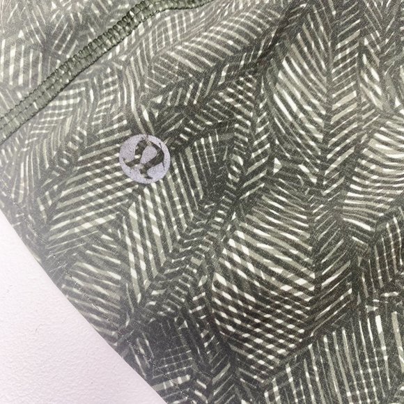 Lululemon Run Split Second Shorts Gator Green - Picture 5 of 5